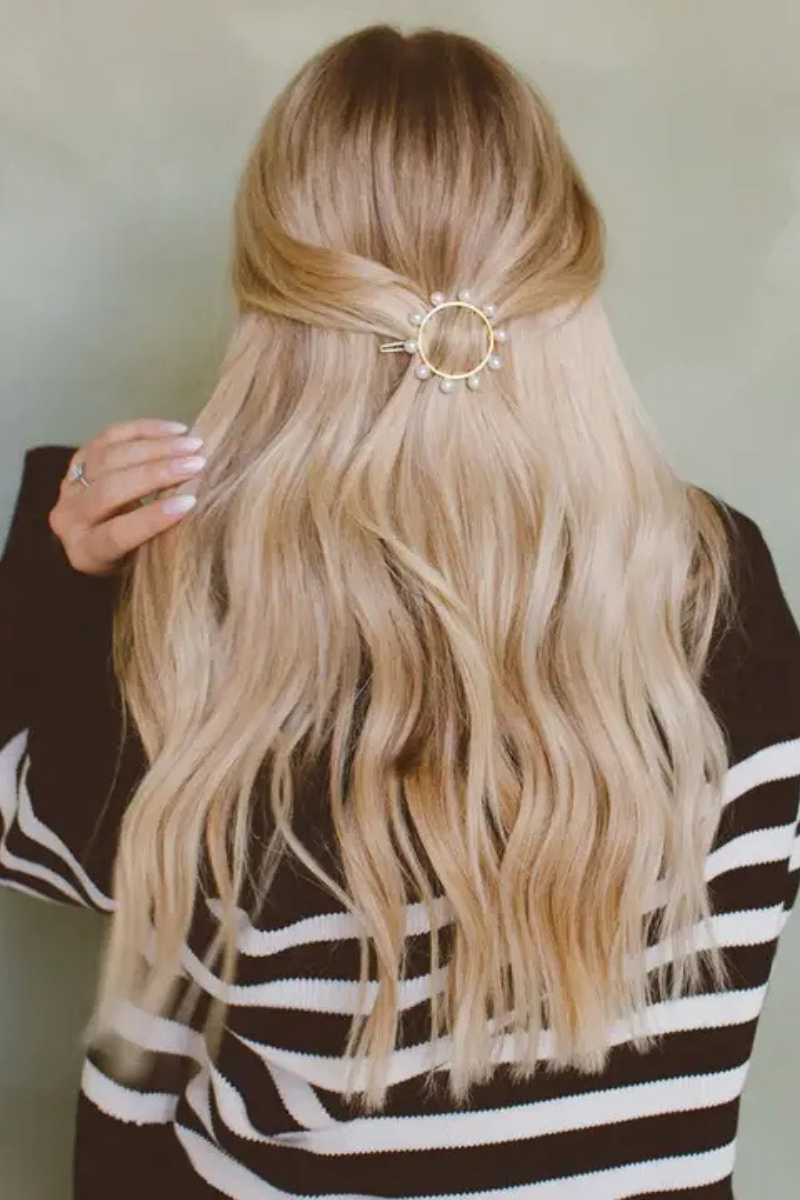 Cleo Pearl Clip