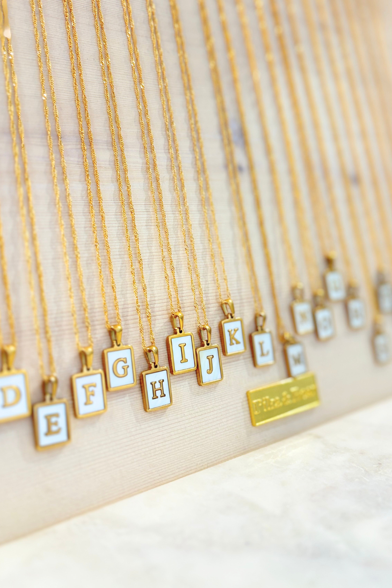 Carrie Initial Necklace | Gold