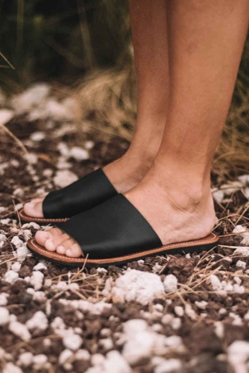 Verano Slide Sandals