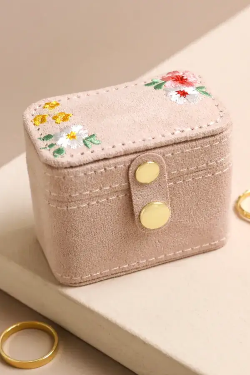 Embroidered Flower Ring Holder