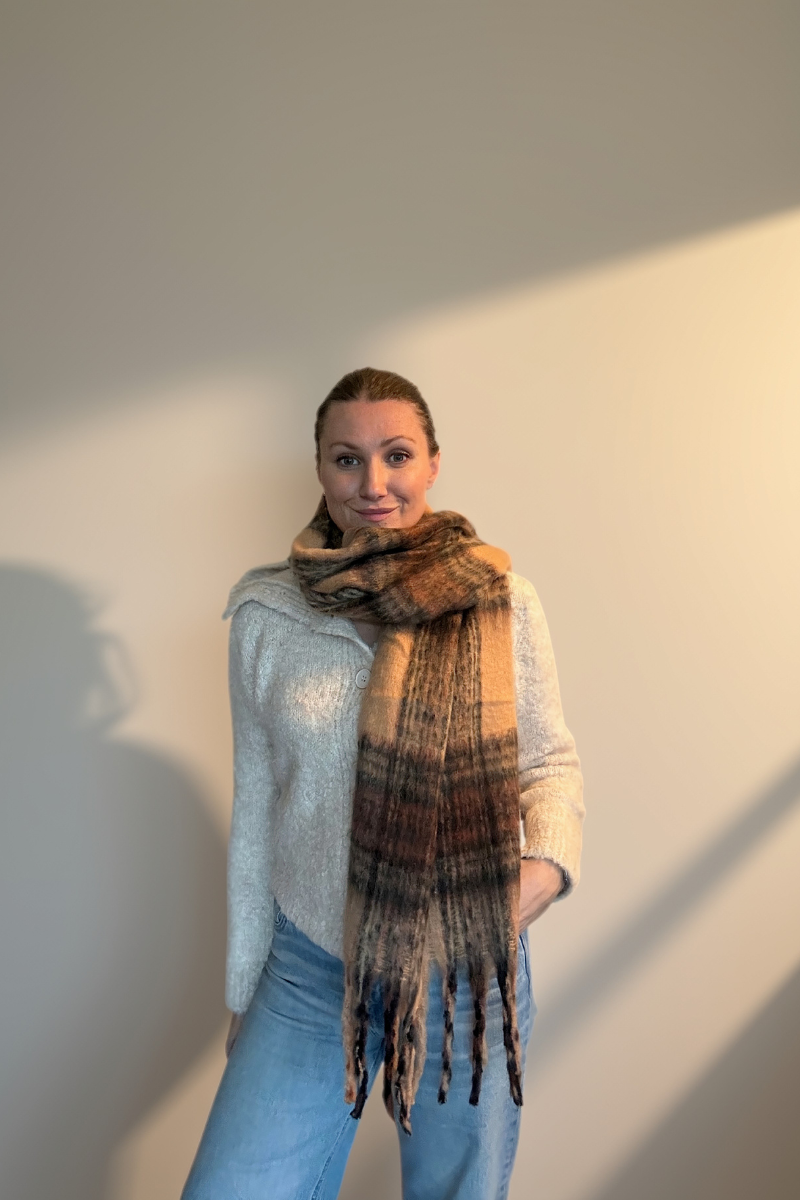 Aster Scarf