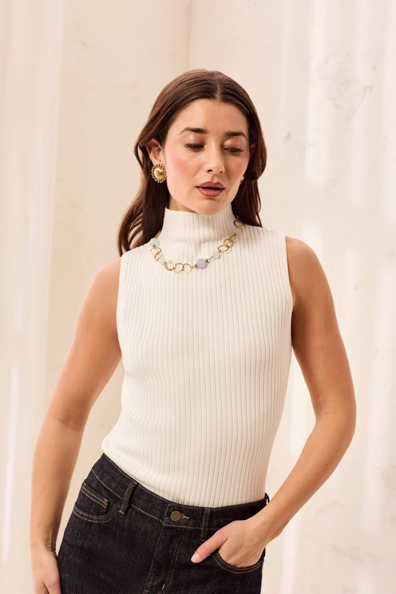 Sleevelss Funnel Neck Top