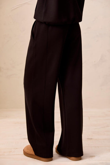 Pull on Athleisure pant